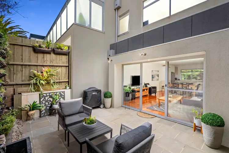 6/10 Warrigal Road, Parkdale VIC 3195