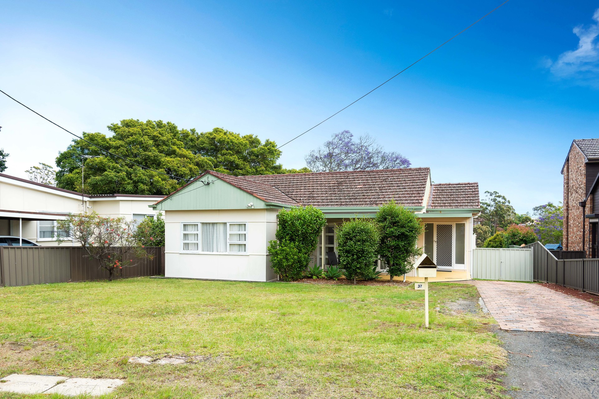 37 Caldarra Avenue, Engadine NSW 2233