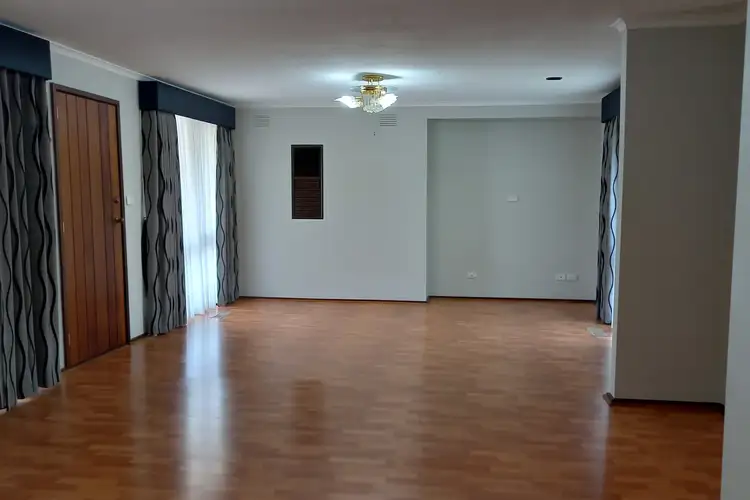 Second view of Homely house listing, 2 Hardman Court, Endeavour Hills VIC 3802