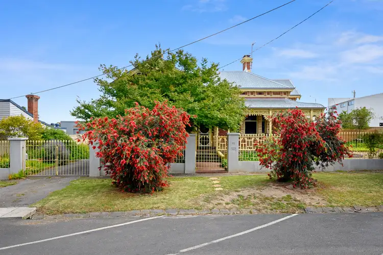 52 Breen Street, Quarry Hill VIC 3550