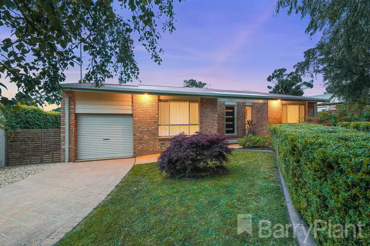 9 Wallace Crescent, Drouin VIC 3818