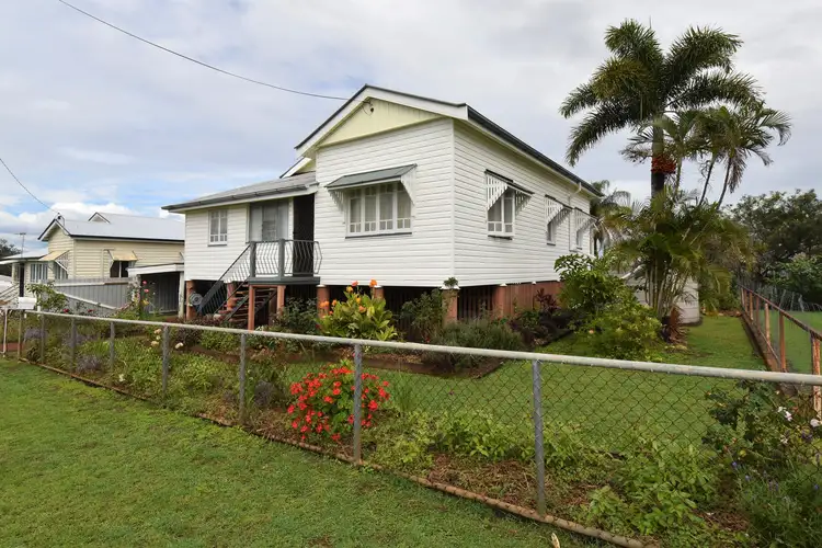 15 Brooks Street, Biggenden QLD 4621
