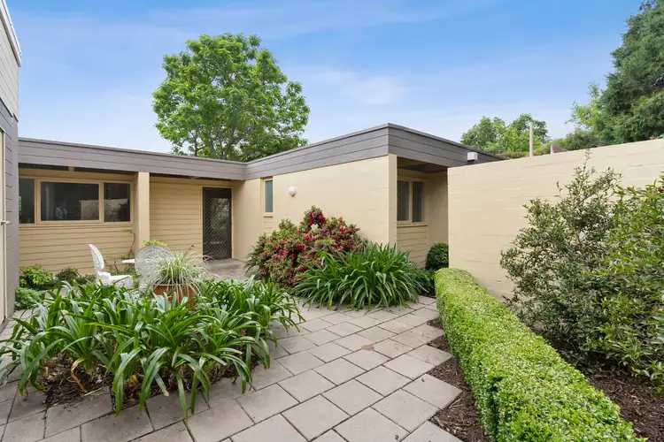 10 Bindaga Street, Aranda ACT 2614