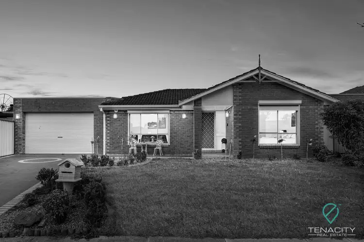 5 Raine Court, Delahey VIC 3037