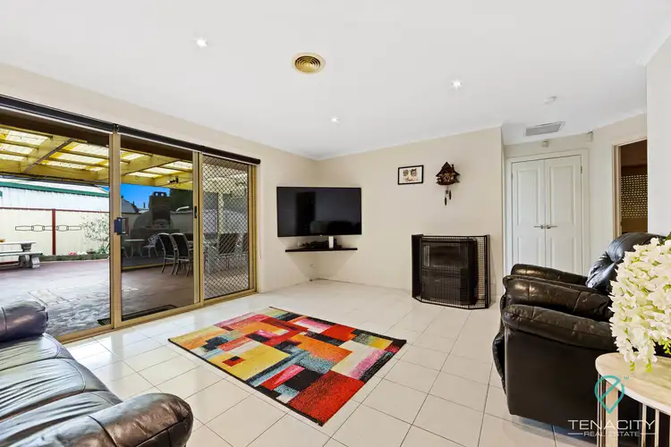 Sixth view of Homely house listing, 5 Raine Court, Delahey VIC 3037