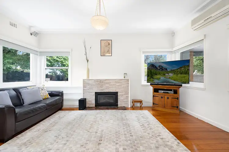 Fifth view of Homely house listing, 2 Alfreda Avenue, Rosanna VIC 3084