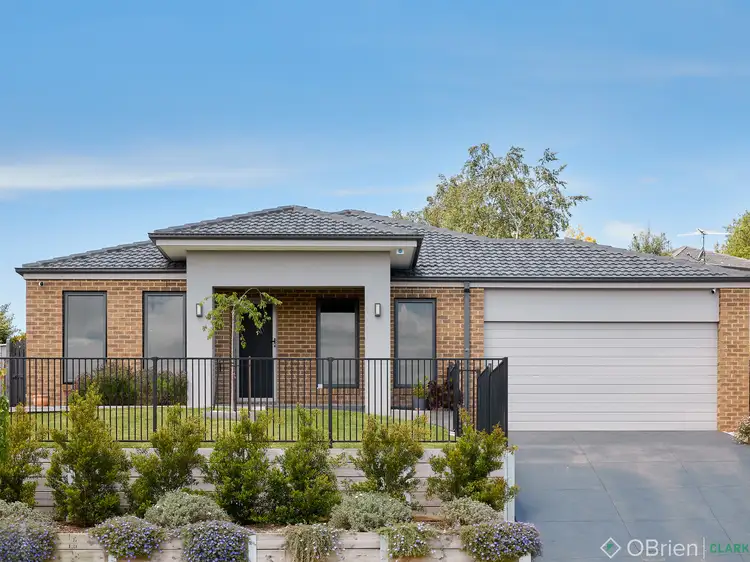 7 Shae Crescent, Drouin VIC 3818