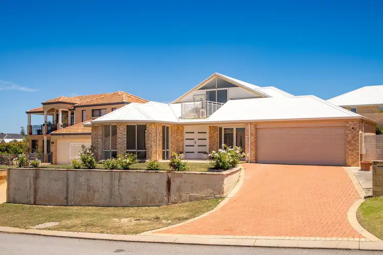 4 Hartog Pass, Wannanup WA 6210