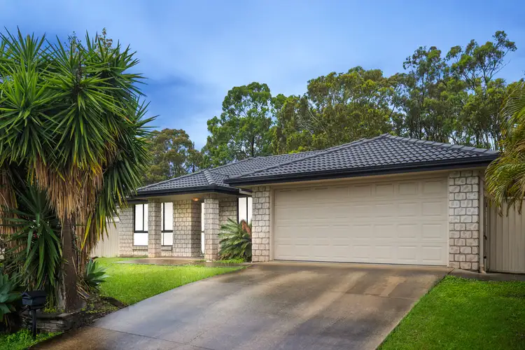8 Roland Street, Parkinson QLD 4115