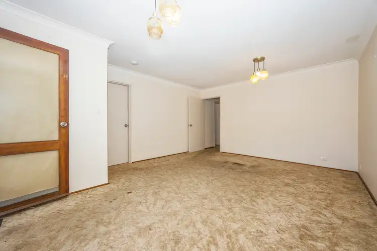 Fourth view of Homely semi-detached listing, 11 Exon Court, Camillo WA 6111