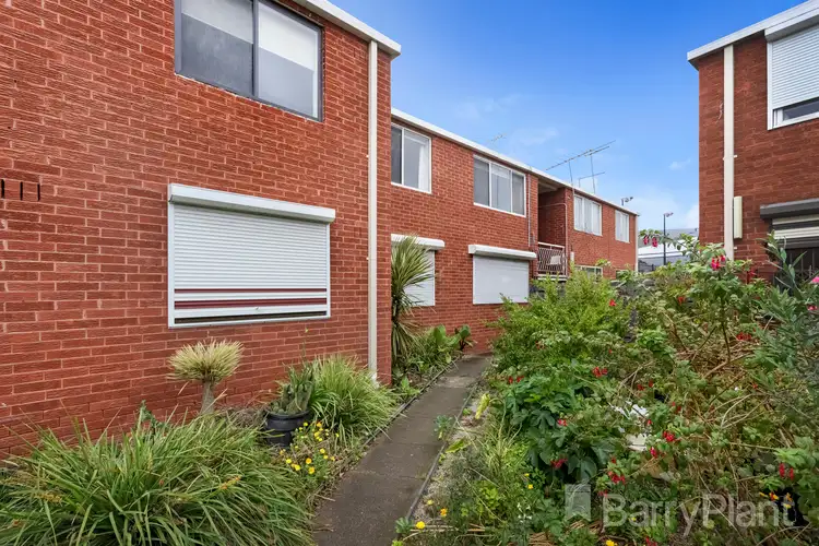 14/12 Percy Street, St Albans VIC 3021