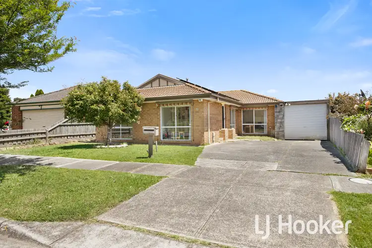 35 Scarborough Avenue, Cranbourne West VIC 3977