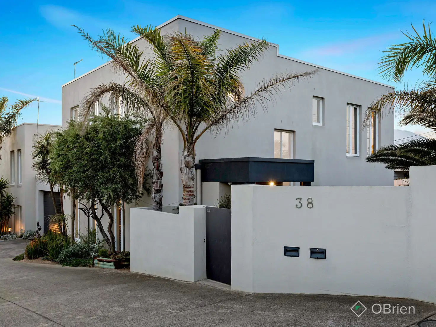 Main view of Homely townhouse listing, 38 Nepean Highway, Aspendale VIC 3195