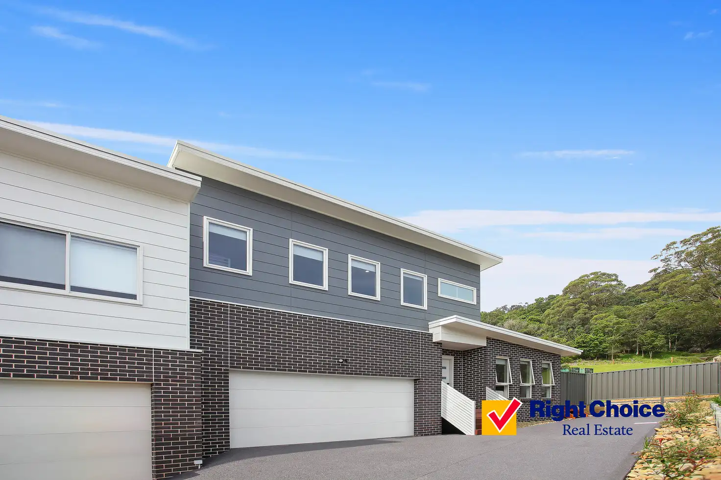 Main view of Homely townhouse listing, 4/5 Whistlers Run, Albion Park NSW 2527