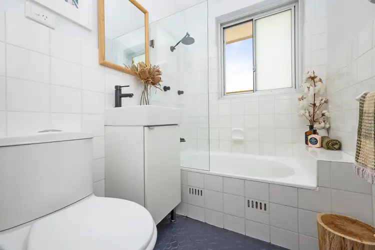 Fourth view of Homely unit listing, 11/27 Heath Street, Mona Vale NSW 2103