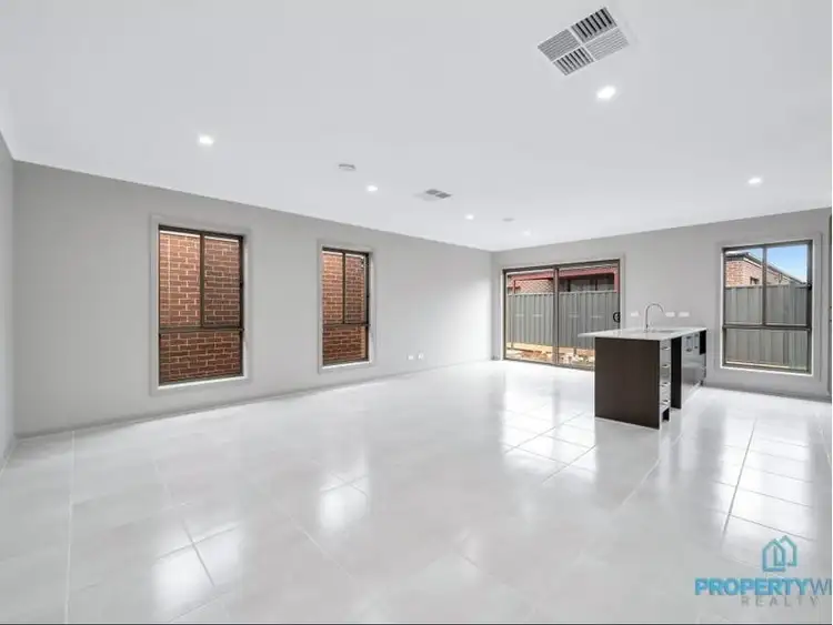 Fifth view of Homely house listing, 8 Sandygate Circuit, Strathtulloh VIC 3338