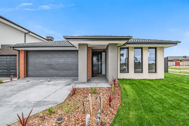 23 Statham View, Cranbourne West VIC 3977