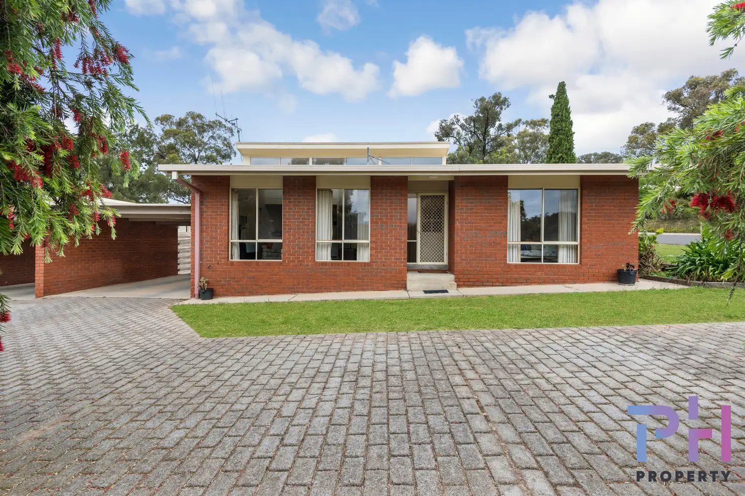 Main view of Homely unit listing, 1/9 Akoonah Drive, Golden Square VIC 3555
