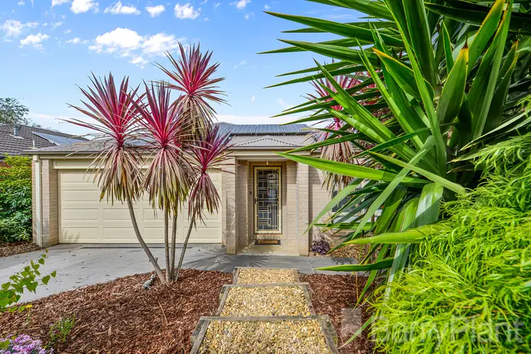 Main view of Homely house listing, 3 Oberon Place, Drouin VIC 3818