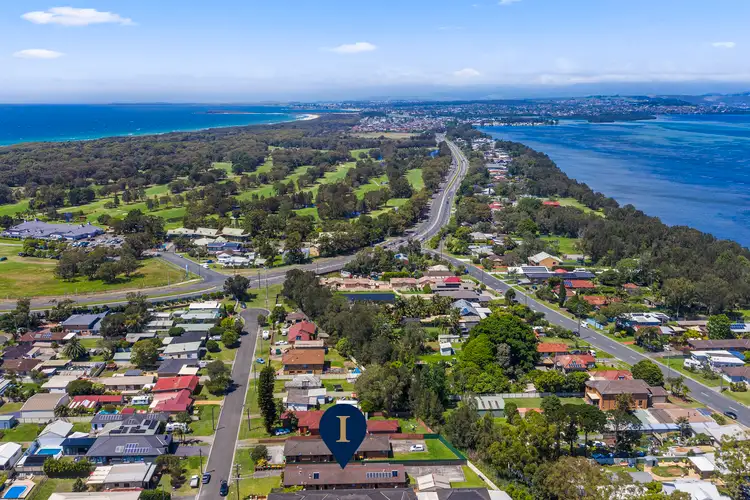2/4 Werrang Road, Primbee NSW 2502