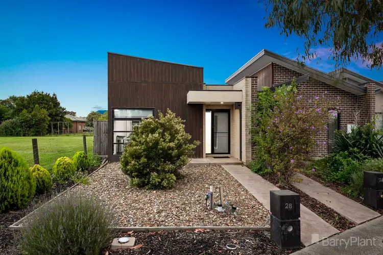 28 Lexington Crescent, Officer VIC 3809