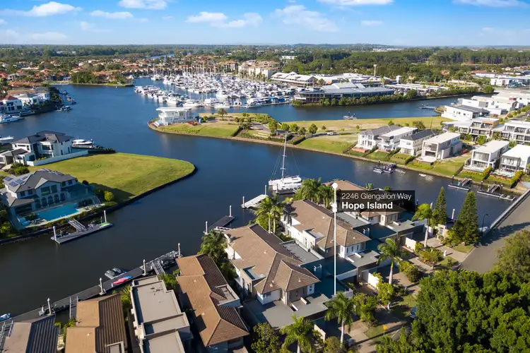 2246 Glengallon Way, Hope Island QLD 4212