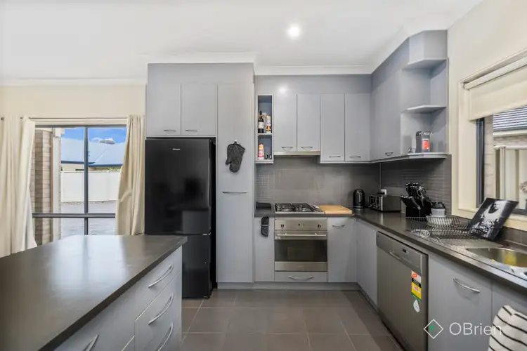 Second view of Homely house listing, 2/7 Chick Close, Wangaratta VIC 3677