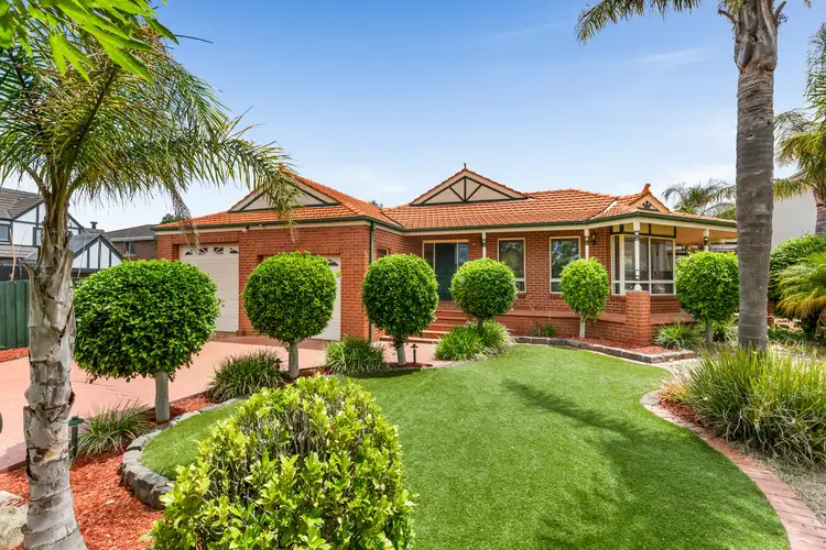 1 Nepean Court, Taylors Lakes VIC 3038