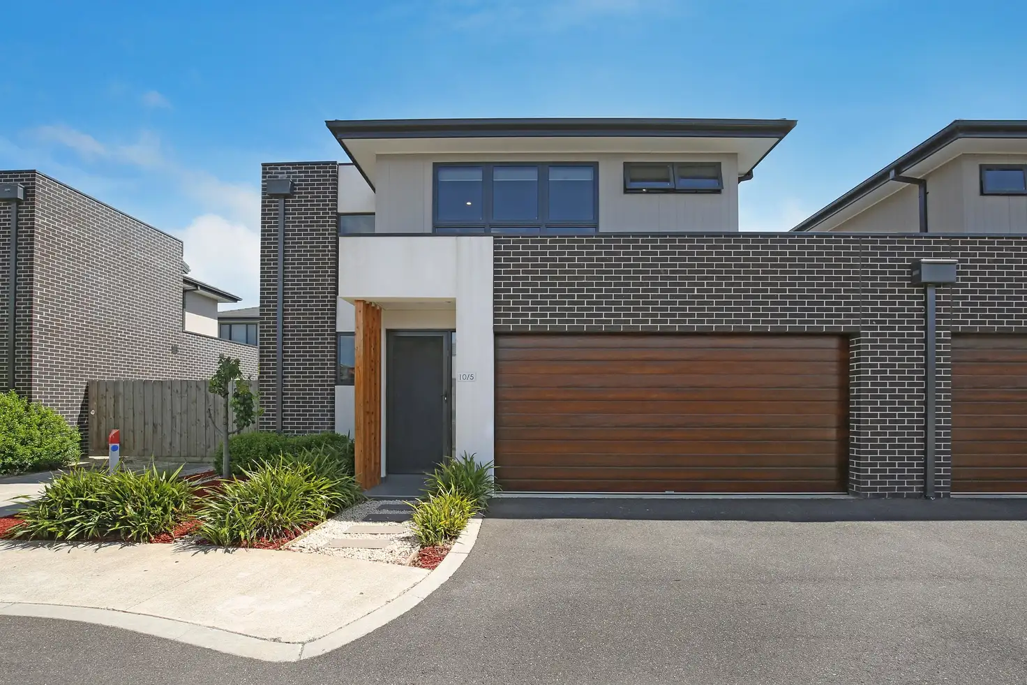 Main view of Homely townhouse listing, 10/5 Linoak Avenue, Lalor VIC 3075