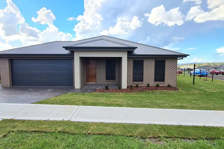 12 Tuscany Boulevard, Tamworth NSW 2340
