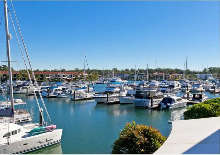 18/18-30 Masthead Drive, Raby Bay QLD 4163