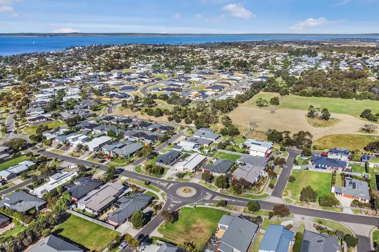 44 Seagrove Way, Cowes VIC 3922