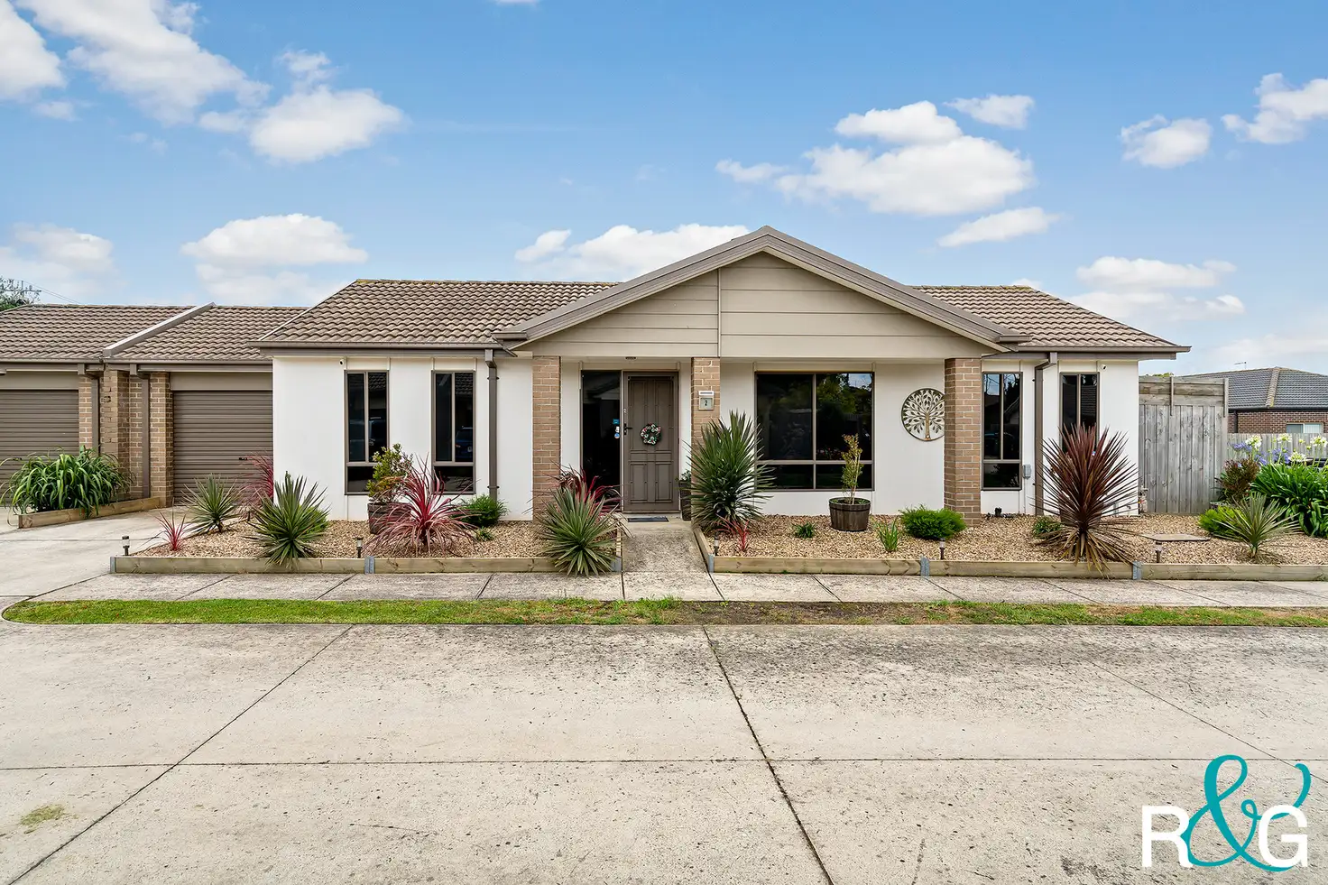 Main view of Homely unit listing, 2/3 Elisa Place, Hastings VIC 3915