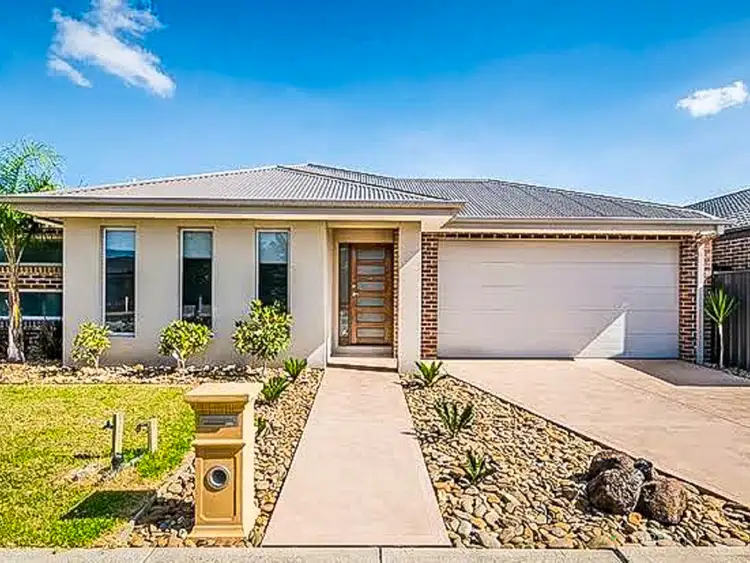 11 Hermes Avenue, Cranbourne West VIC 3977
