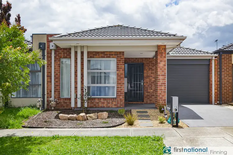 15 Dellinea Street, Cranbourne North VIC 3977