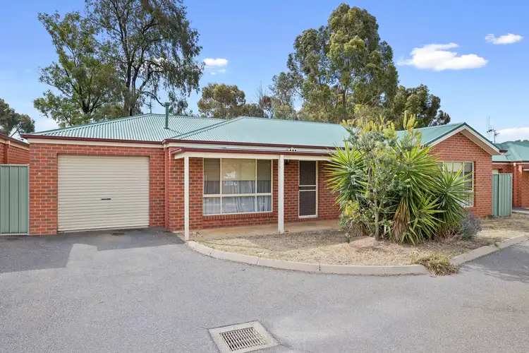 Main view of Homely unit listing, 2/61 Averys Road, Eaglehawk VIC 3556