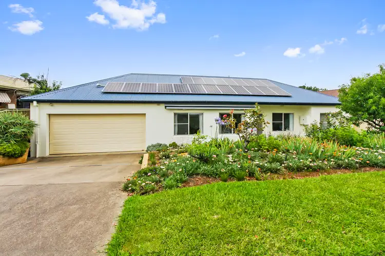 10 Cowper Close, Tamworth NSW 2340