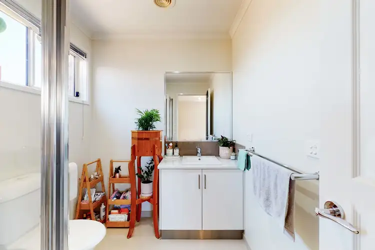 Sixth view of Homely unit listing, 2/22 Dunsmuir Grove, Traralgon VIC 3844