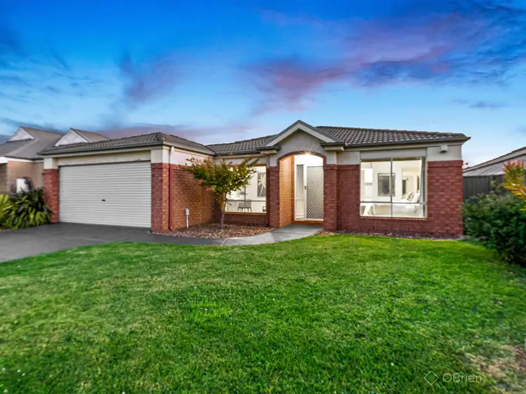 5 Thistlewood Place, Cranbourne East VIC 3977
