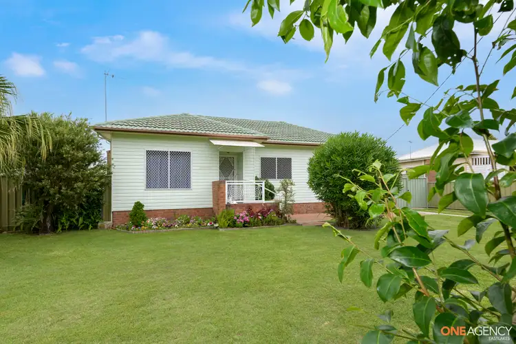 8 Pacific Highway, Blacksmiths NSW 2281