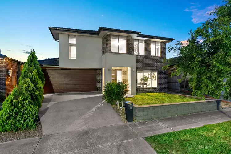 33 Mernoo Avenue, Clyde North VIC 3978