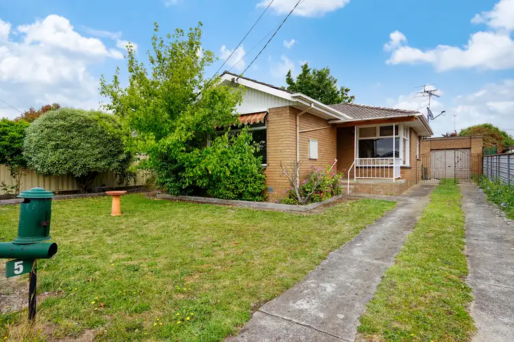 5 Godwin Street, Wendouree VIC 3355