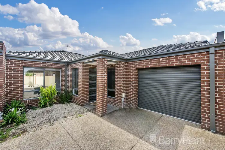 4/3 Scarborough Crescent, Harkness VIC 3337