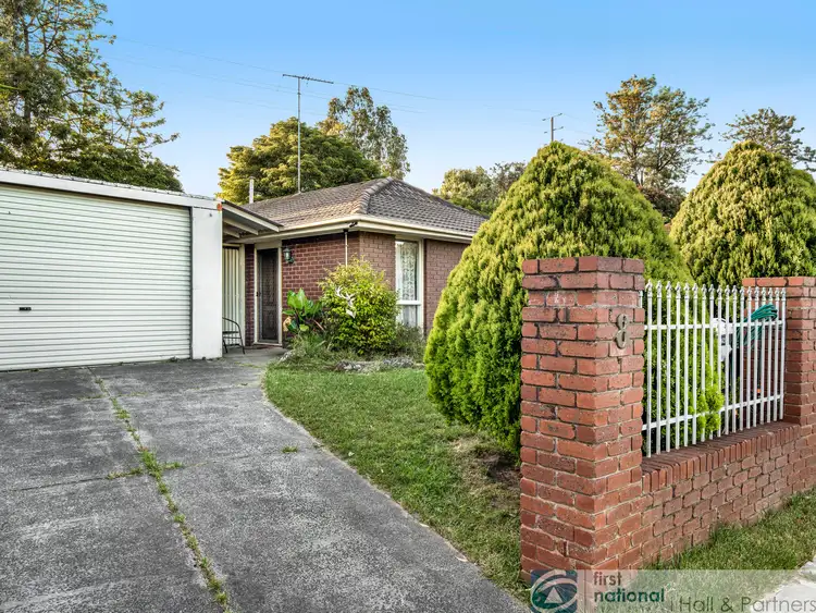 8 Bedford Court, Endeavour Hills VIC 3802