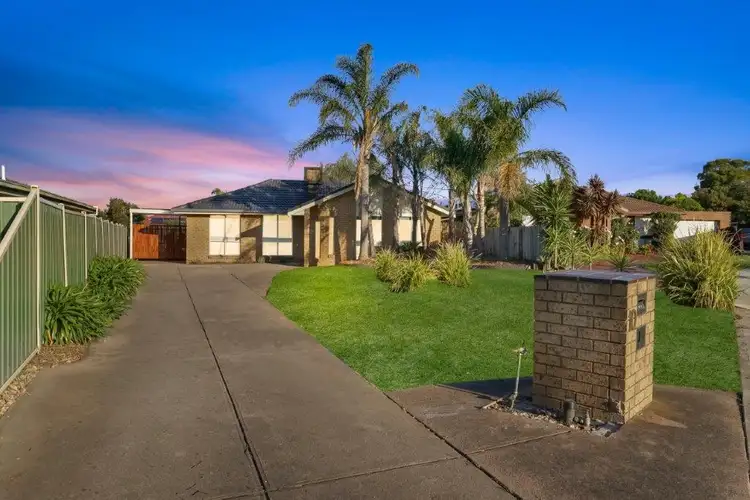 10 Wakatipu Court, Taylors Lakes VIC 3038