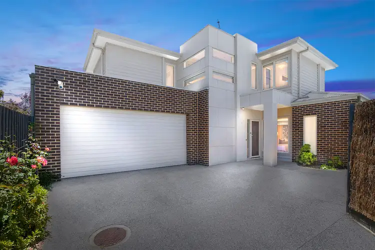 2/14 Fairmont Road, Newtown VIC 3220