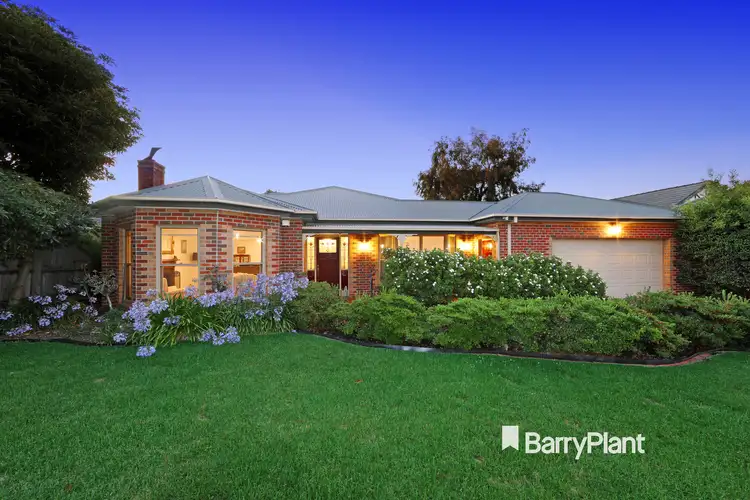 19 Brooklyn Bay Close, Rowville VIC 3178