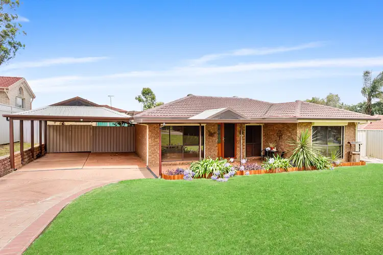 8 Parroo Close, St Clair NSW 2759