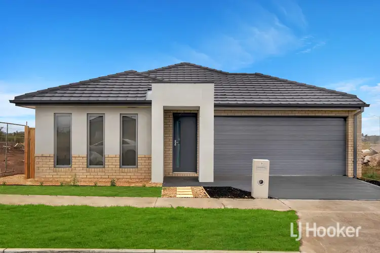 8 Mosley Crescent