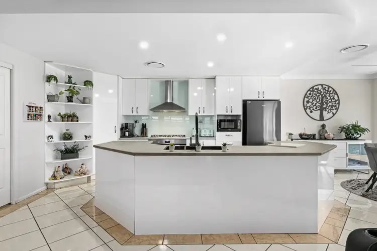 Sixth view of Homely house listing, 2 Drayton Crescent, Thornton NSW 2322